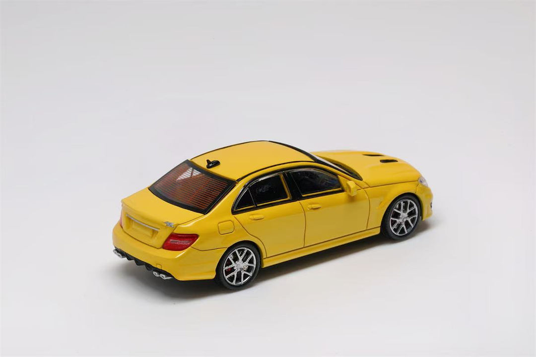[Preorder] King Model 1:64 Mercedes AMG C63 W204 (3 Colours)