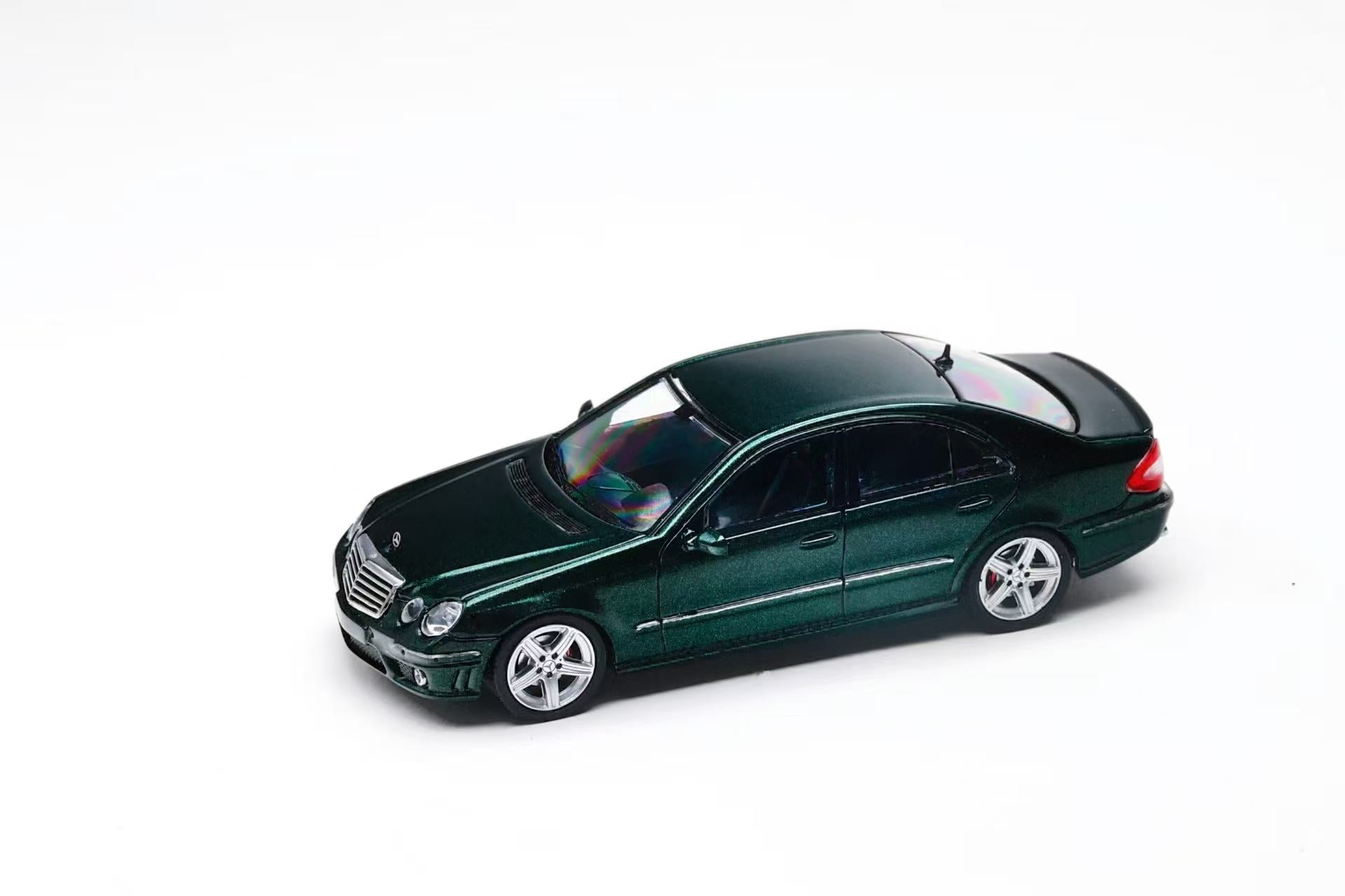 King Model 1:64 Mercedes AMG E63 W211 (2 Colours) – Horizon Diecast