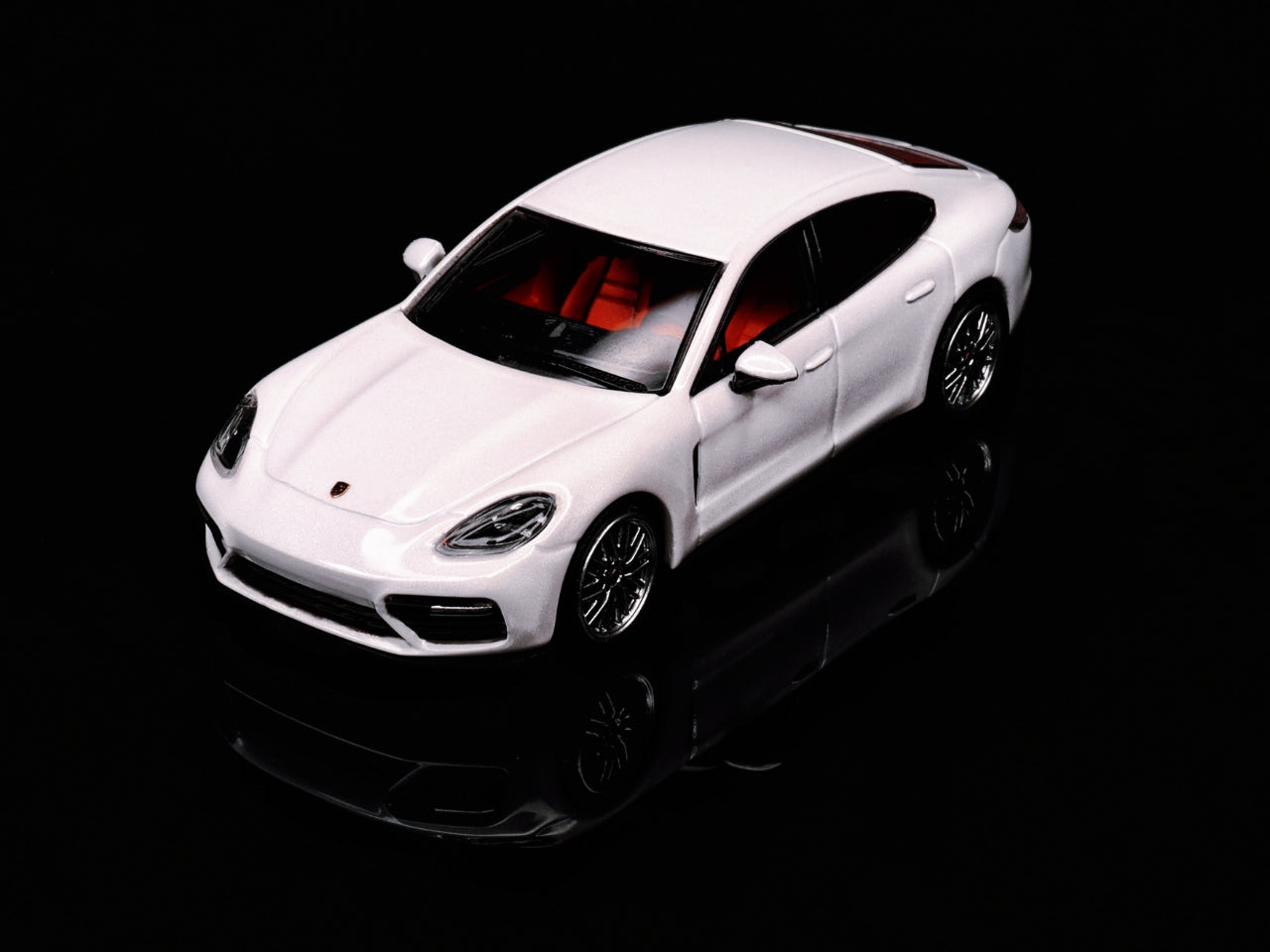 Furuya 1:64 Porsche Panamera Turbo Sedan Version And Hunting