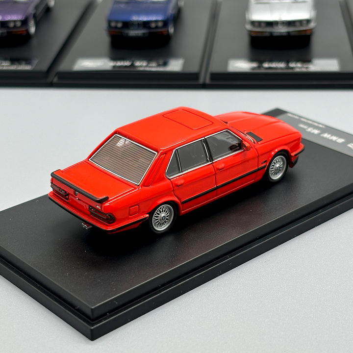 [Preorder] King Model 1:64 BMW M5 E28 (3 Colours)