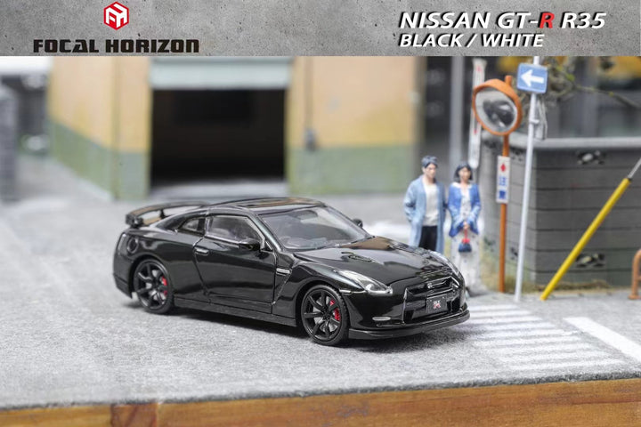 [Preorder] Focal Horizon 1:64 Nissan GT-R (R35) Black/White