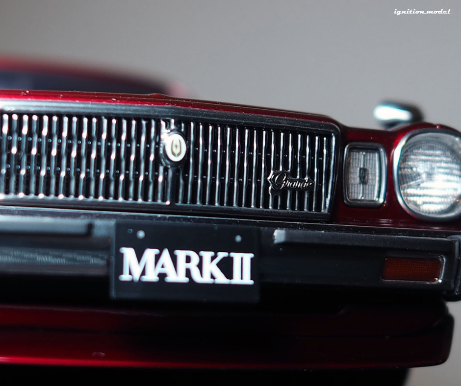 Ignition Model 1:18 Toyota MarkⅡ Sedan Grande (MX41) Red Metallic Ignition Model 1:18 Toyota MarkⅡ Sedan Grande (MX41) Red Metallic