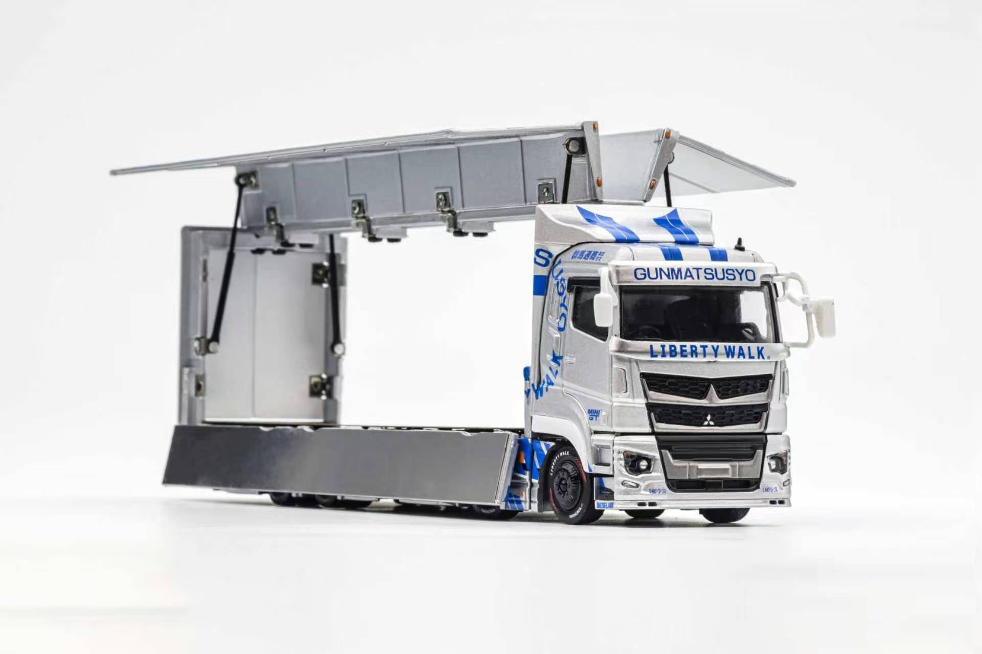 Preorder] GCD 1:64 LB TRUCKS Mitsubishi Fuso Super Great SILVER