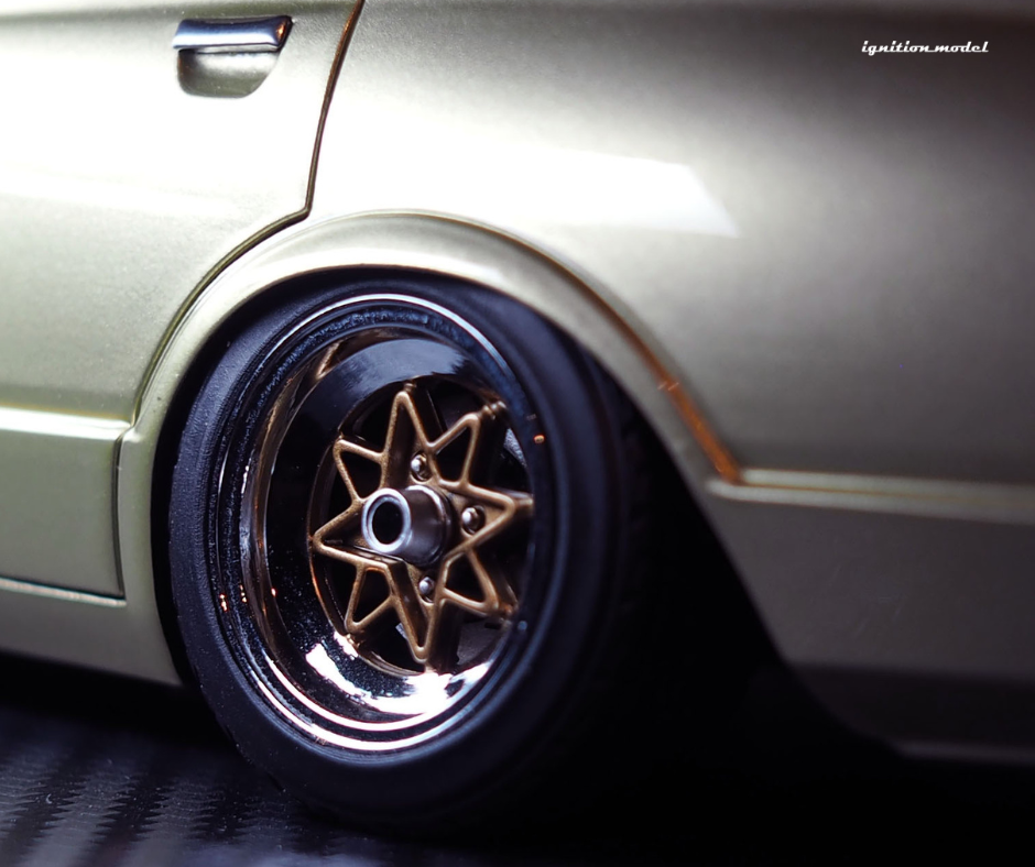 Ignition Model 1:18 Toyota MarkⅡ Sedan Grande (MX41) Gold IG3430 Ignition Model 1:18 Toyota MarkⅡ Sedan Grande (MX41) Gold IG3430