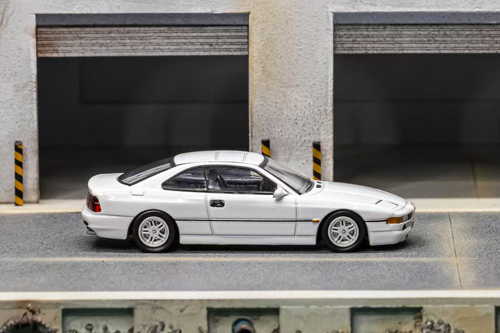 Shadow 1:64 BMW 850 CSi E31 (2 Colours)