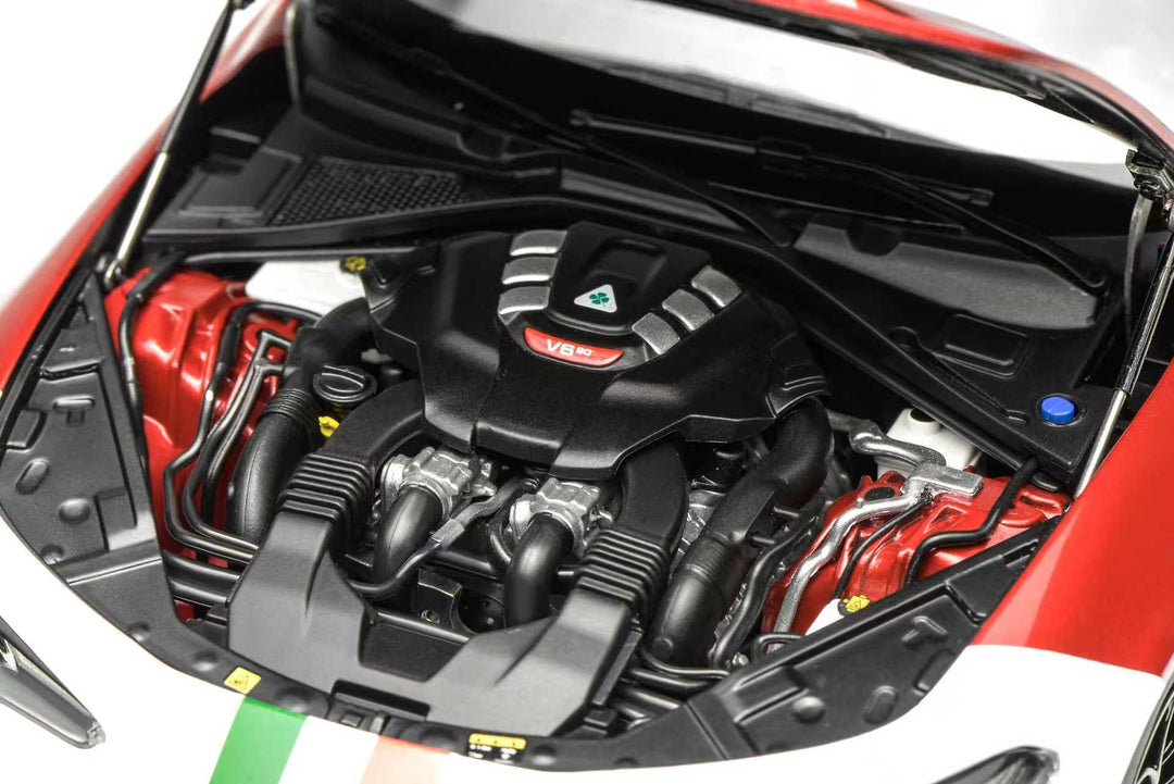MOTORHELIX 1:18 Alfa Romeo Giulia GTAm Red Two-Tone /ltaly