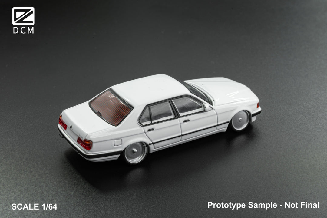 [Preorder] DCM 1:64 BMW Lowride White (4 Versions)