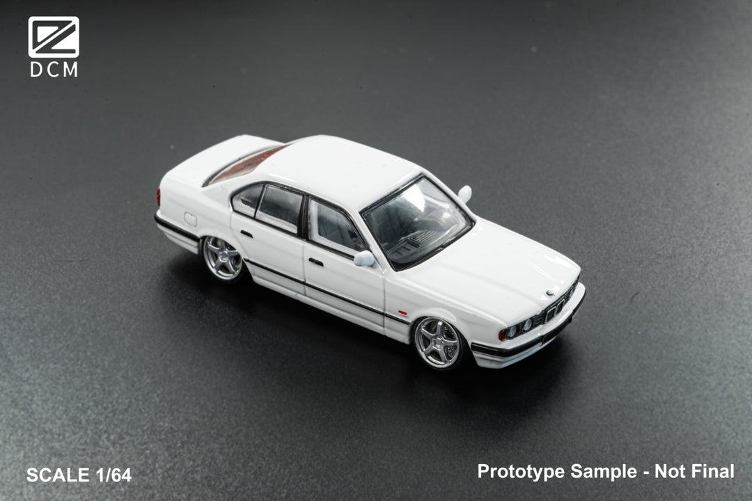[Preorder] DCM 1:64 BMW Lowride White (4 Versions)