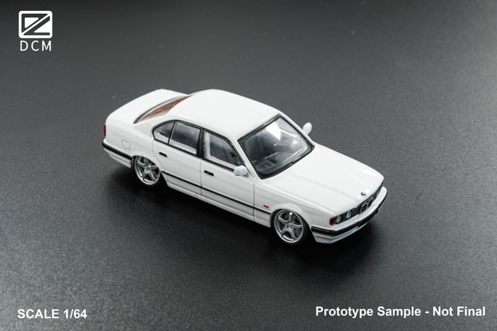 [Preorder] DCM 1:64 BMW Lowride White (4 Versions)
