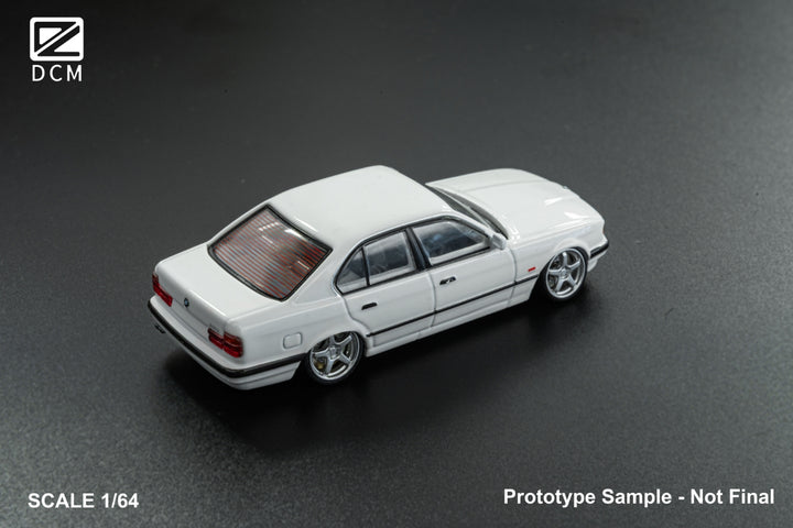 [Preorder] DCM 1:64 BMW Lowride White (4 Versions)