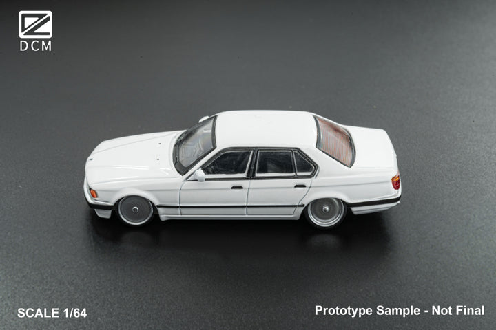 [Preorder] DCM 1:64 BMW Lowride White (4 Versions)
