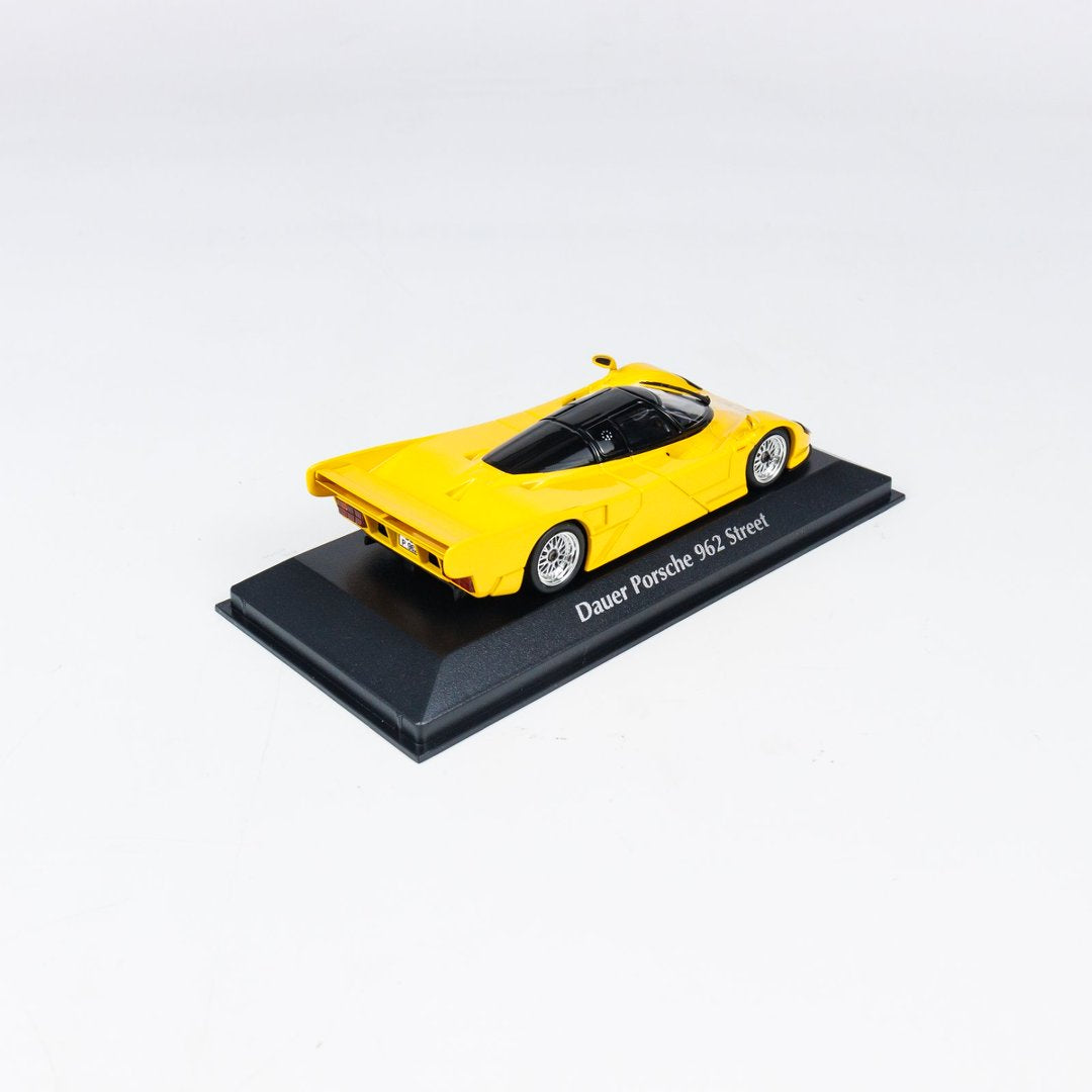MINICHAMPS 1:43 PORSCHE DAUER 962 GT - 1994 - YELLOW 940064000