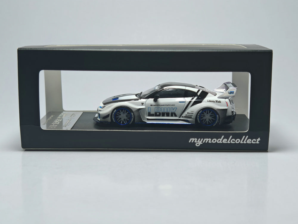 [Preorder] Model Collect 1:64 LBWK Nissan GTR R35 (2 Colours)