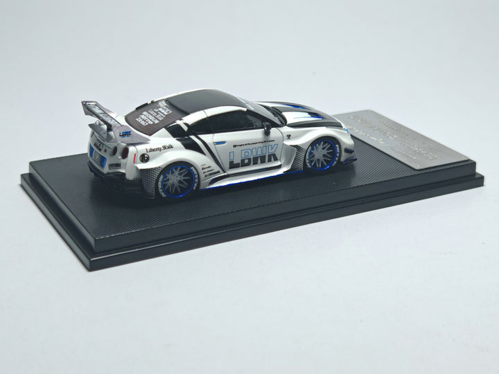 [Preorder] Model Collect 1:64 LBWK Nissan GTR R35 (2 Colours)