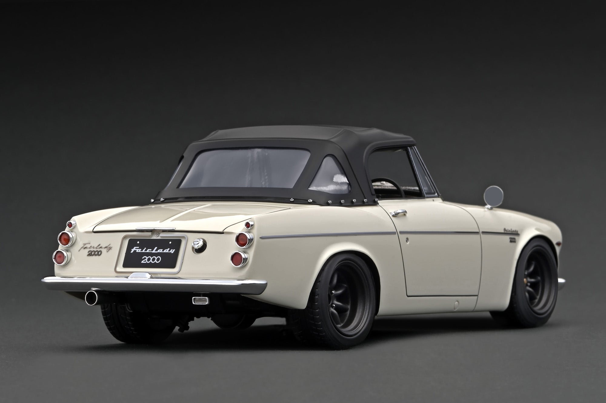 ミニカー DATSUN Fairlady2000 1/18 1/18 AUTOart Datsun Fairlady 2000 Silver w/ Box From Japan