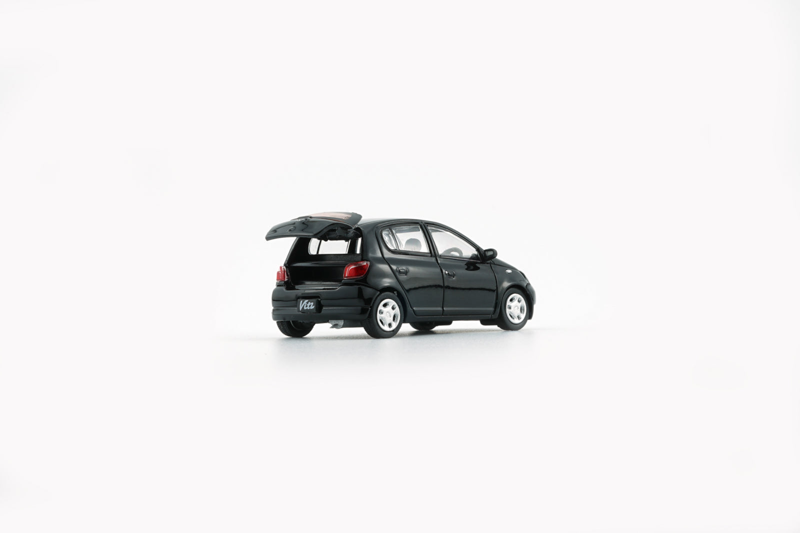 BM Creation 1:64 Toyota 1998 Yaris / Echo / Vitz 5 doors Black