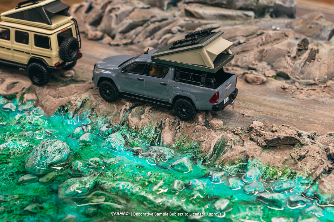 TARMAC WORKS NEUF sous blister - Toyota Hilux Finke Désert Race EUR 22 TARMAC WORKS NEUF sous blister - Toyota Hilux Finke Désert Race EUR 22