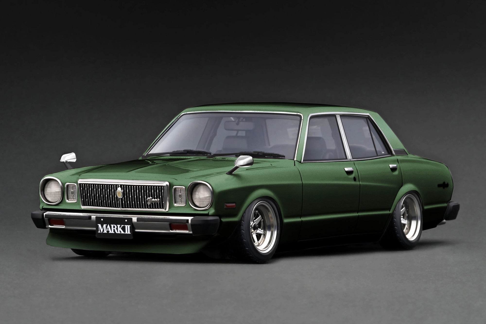 Ignition Model 1:18 Toyota MarkⅡ Sedan Grande (MX41) Green