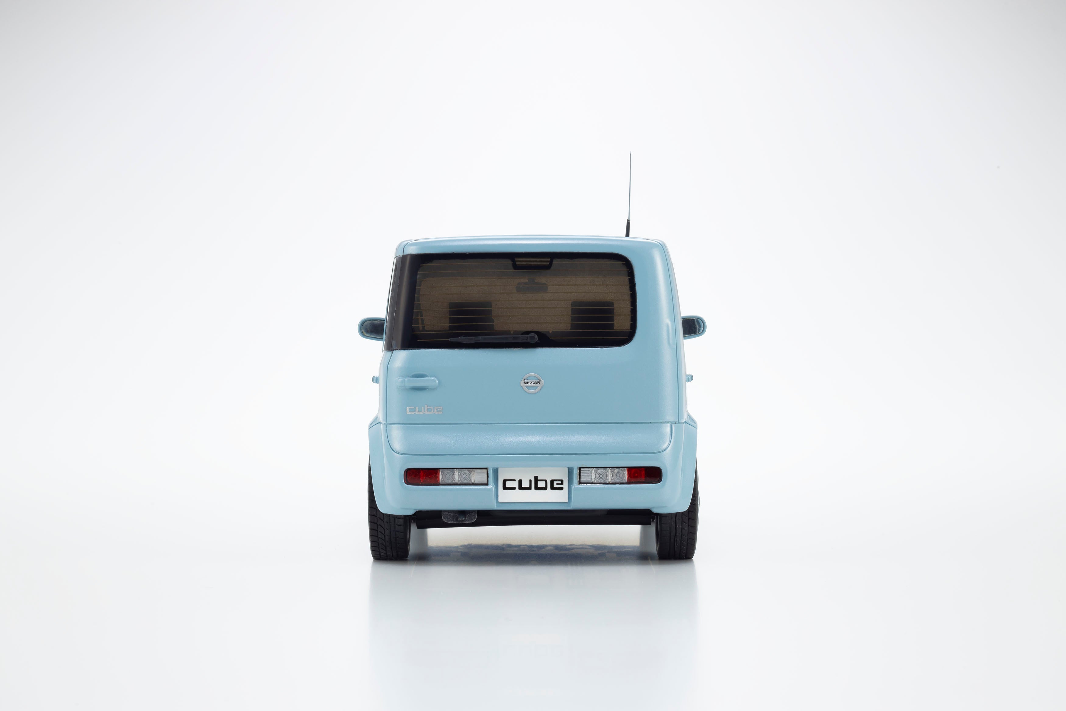 Preorder] Kyosho 1:18 Nissan CUBE (Air Blue) – Horizon Diecast