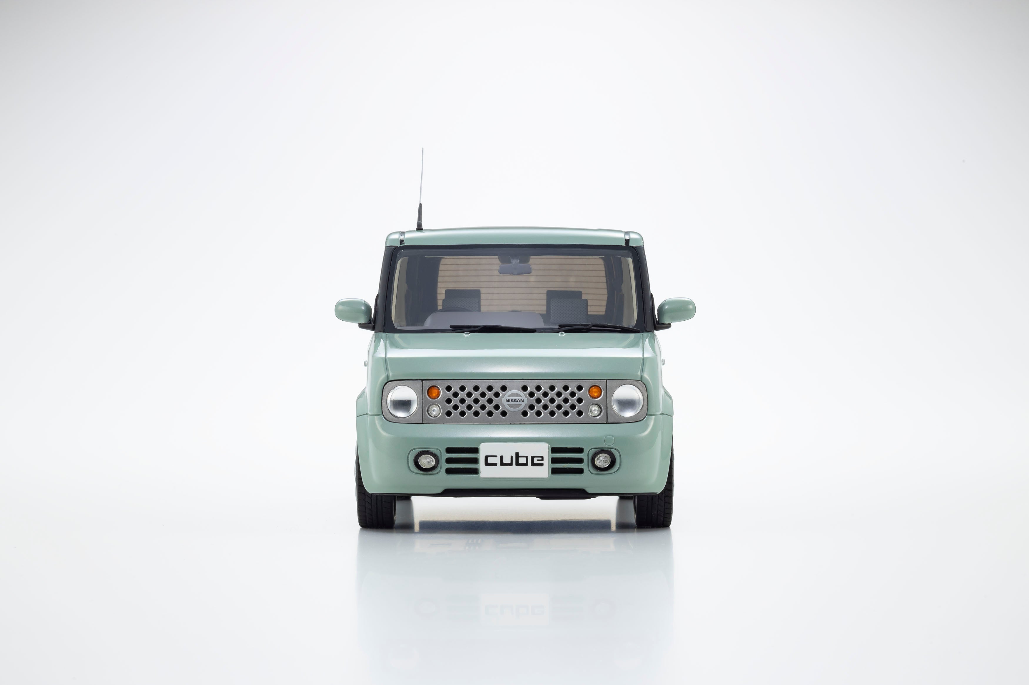 Preorder] Kyosho 1:18 Nissan CUBE (Aqua Mint) – Horizon Diecast