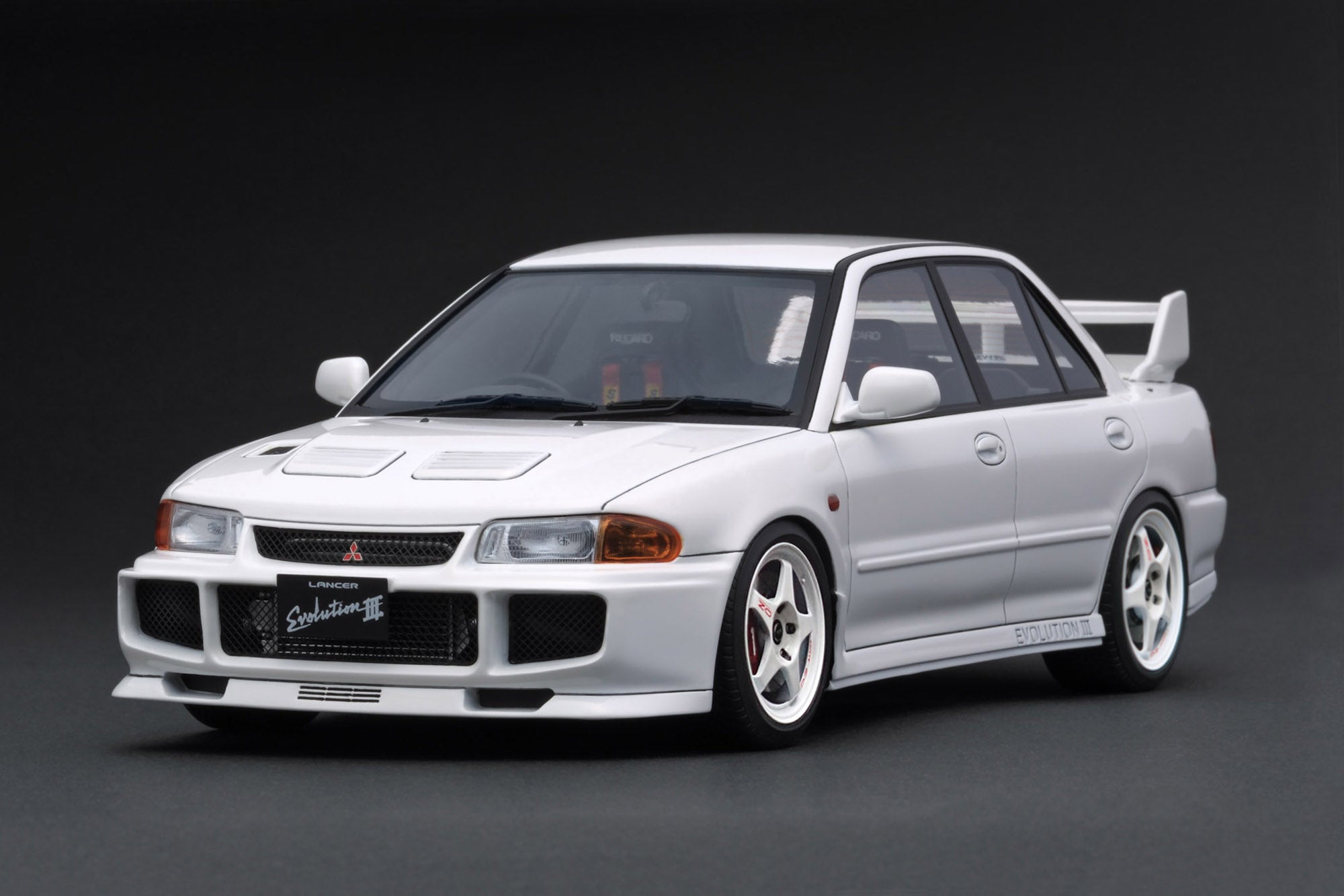 [Preorder] Ignition Model 1:18 Mitsubishi Lancer Evolution III GSR (CE9A)  White