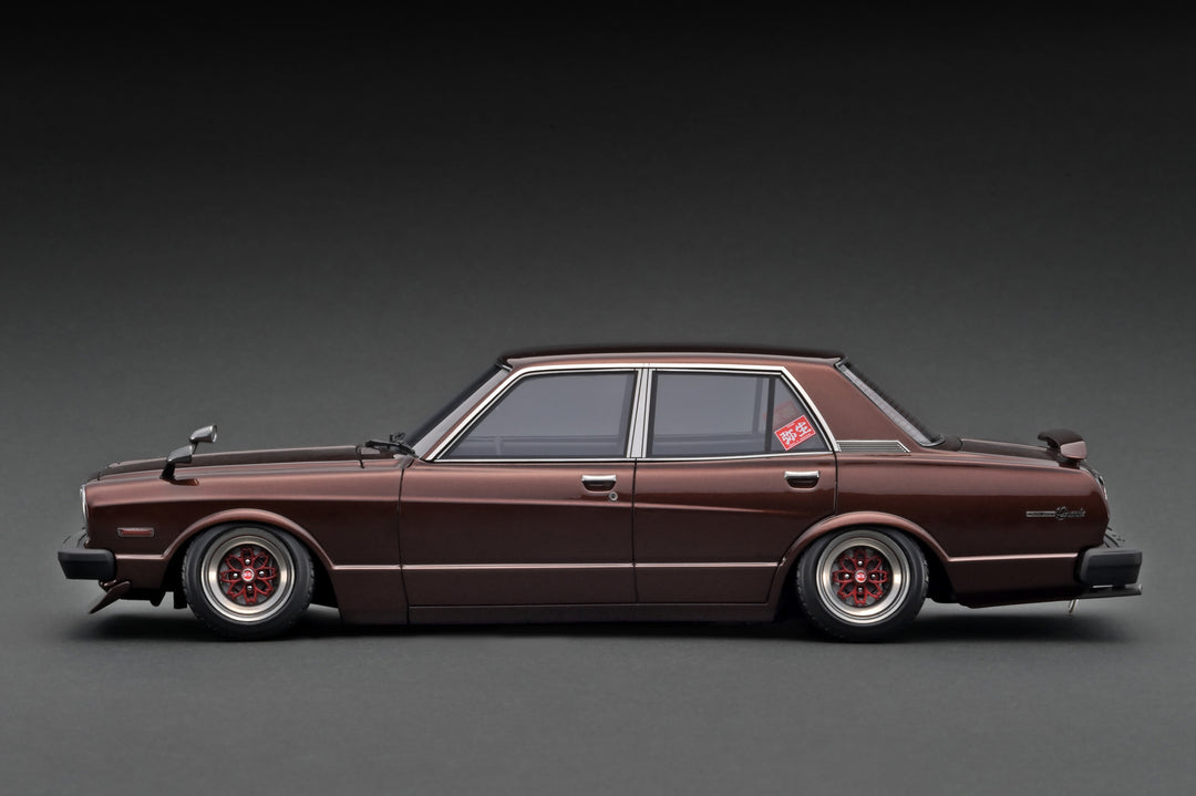 Ignition Model 1:18 Toyota MarkⅡ Sedan Grande (MX41) Brown Metallic