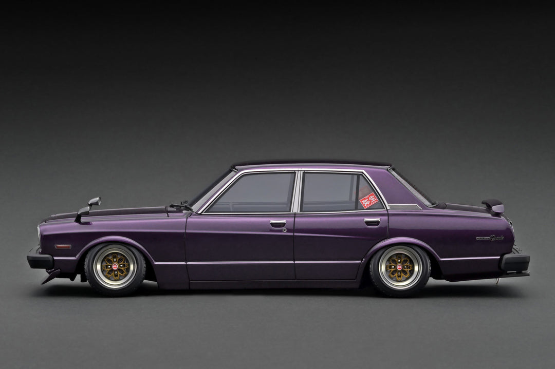 Ignition Model 1:18 Toyota MarkⅡ Sedan Grande (MX41) Purple Metallic