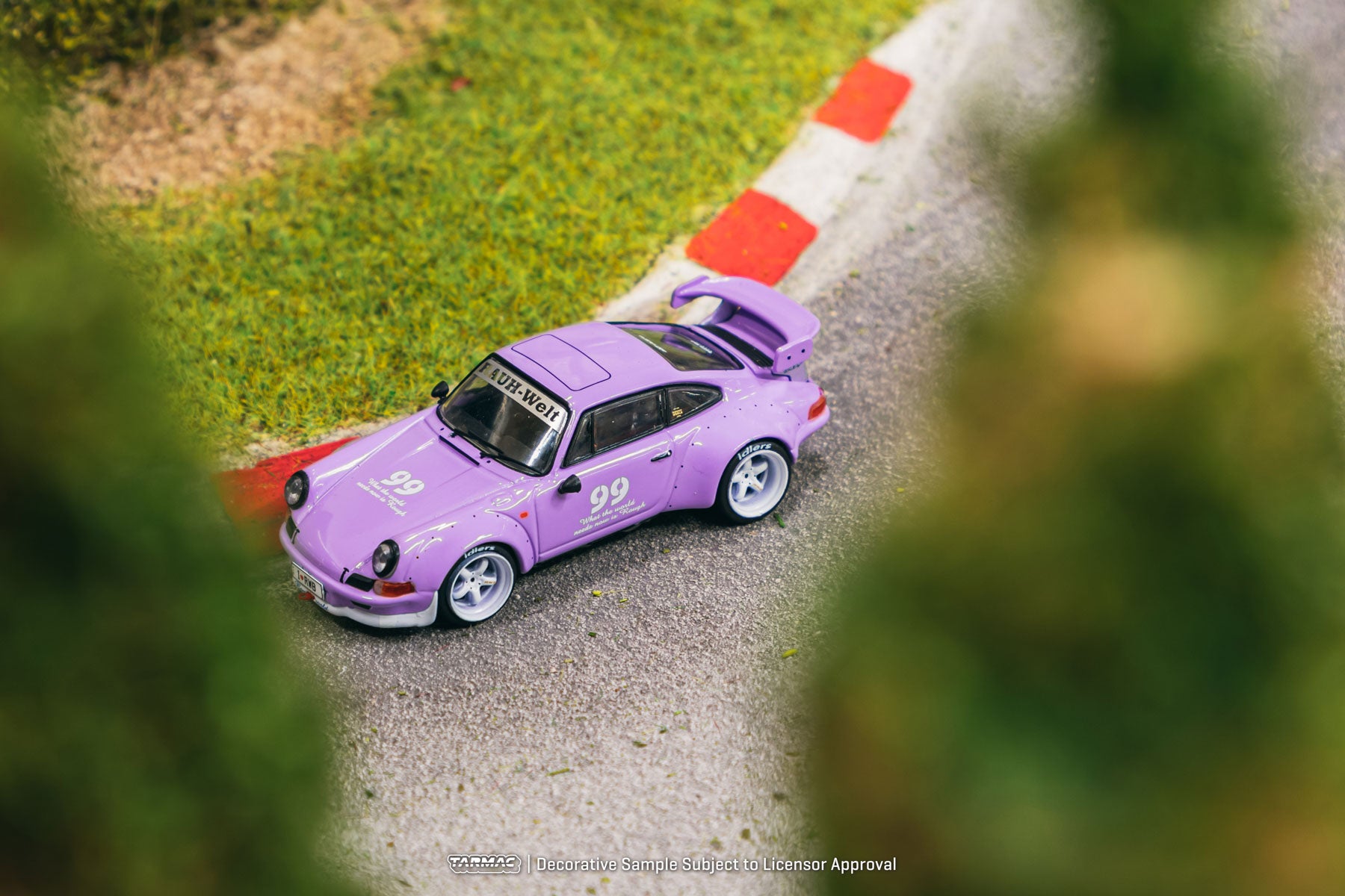 Tarmac Works 1:64 RWB Backdate Violetta idlers 12 hours 2016 T64