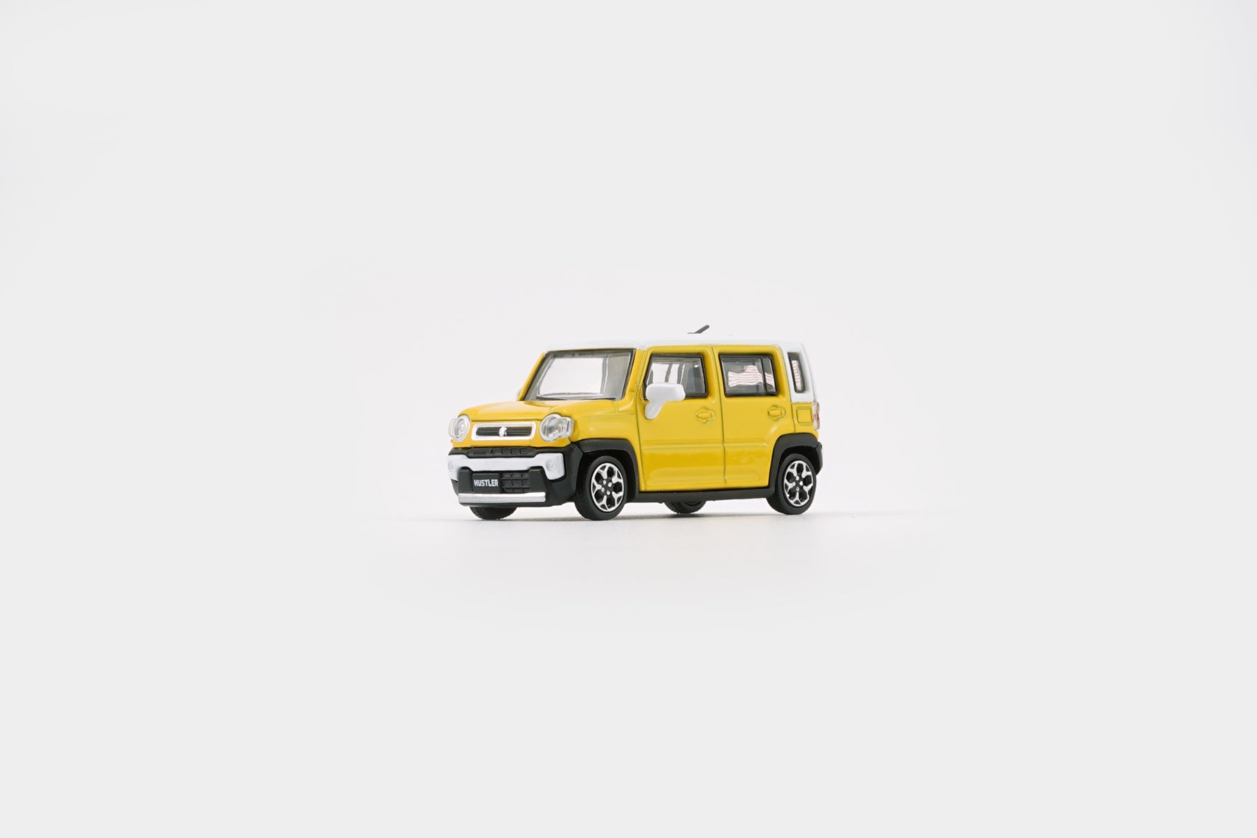 BM Creations 1:64 Suzuki 2019 Hustler -Active Yellow /White Top