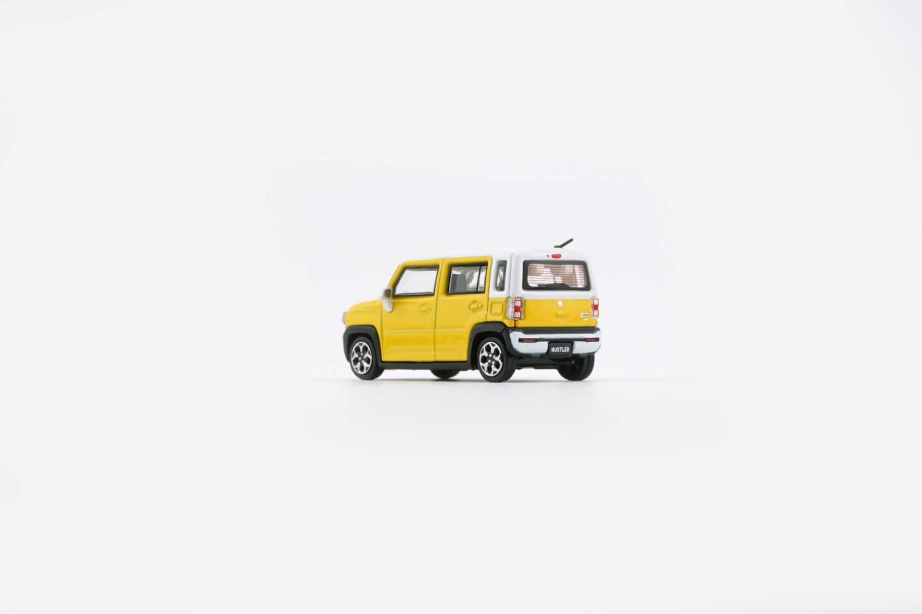 BM Creations 1:64 Suzuki 2019 Hustler -Active Yellow /White Top