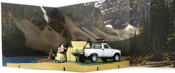 BM Creations 1:64 1980 Toyota Hilux N60, N70 -w/ Accessory+Diorama ivory Camping Set 64B0384