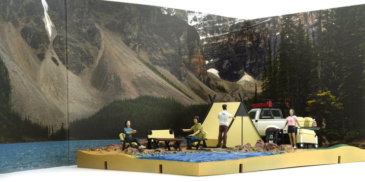 BM Creations 1:64 1980 Toyota Hilux N60, N70 -w/ Accessory+Diorama ivory Camping Set 64B0384