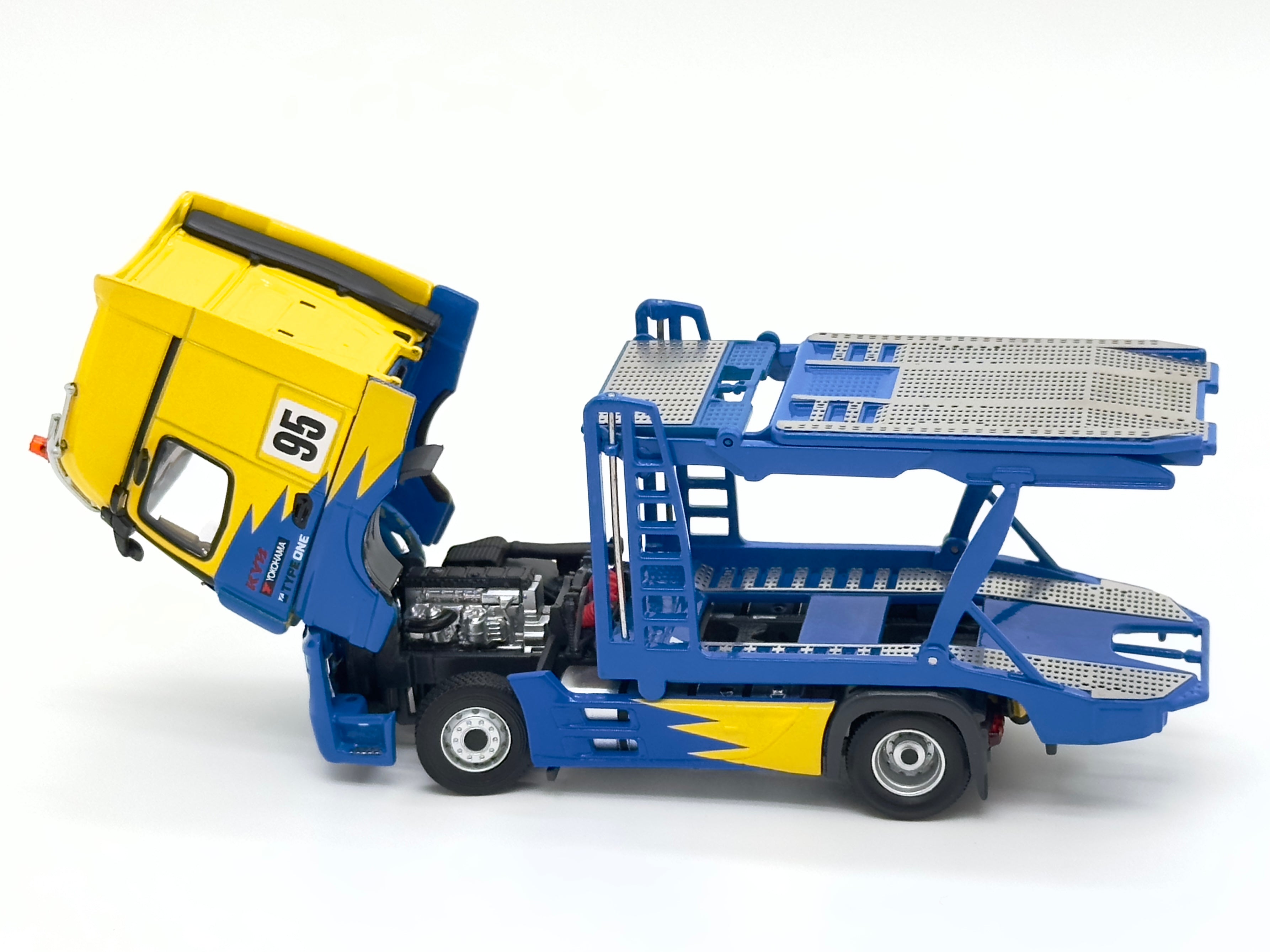 Unique Model 1:64 Mercedes-Benz Actros Double Deck Transporter