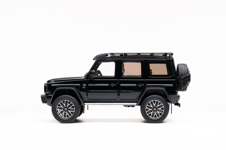 Official Mercedes 1:18 Mercedes-AMG G63 4x4 Pearl Black 100665