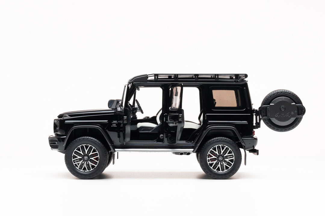 Official Mercedes 1:18 Mercedes-AMG G63 4x4 Pearl Black 100665