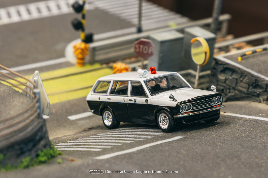 Tarmac Works 1:64 Datsun Bluebird 510 Wagon Japan Police Car T64G-026-PC