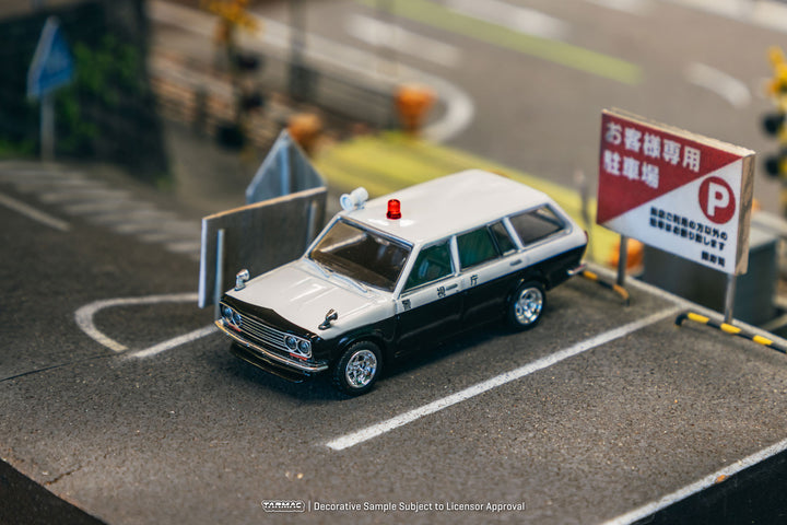 Tarmac Works 1:64 Datsun Bluebird 510 Wagon Japan Police Car T64G-026-PC