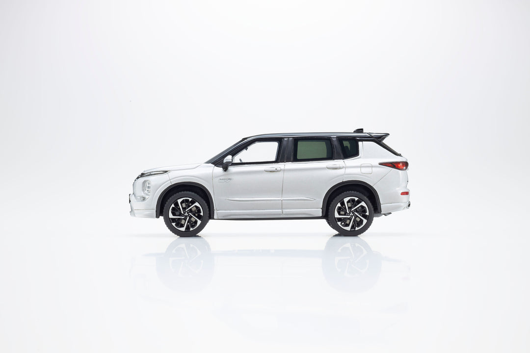 Kyosho 1:43 Mitsubishi Outlander (2 Colours)