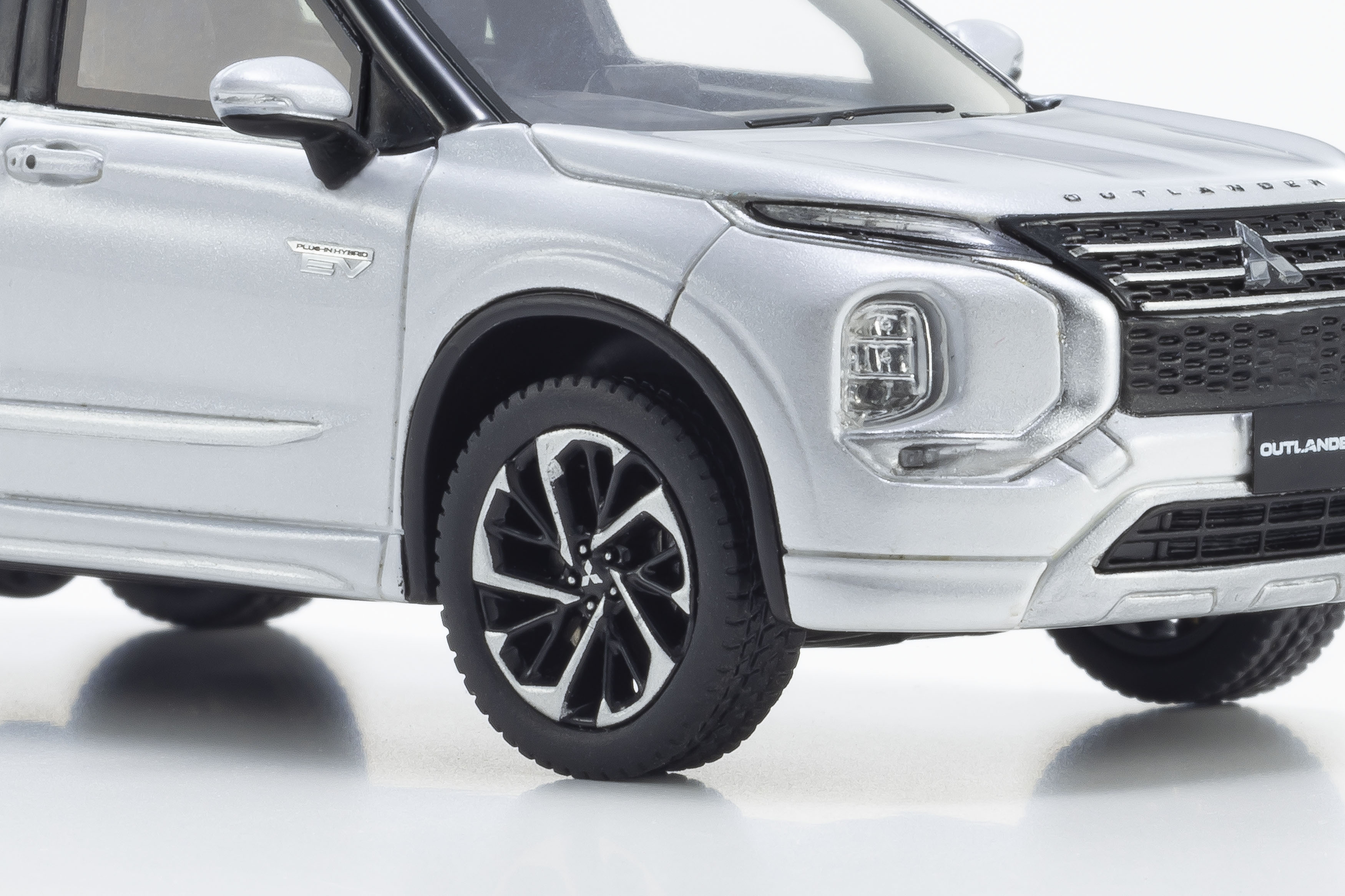 Kyosho 1:43 Mitsubishi Outlander (2 Colours) – Horizon Diecast