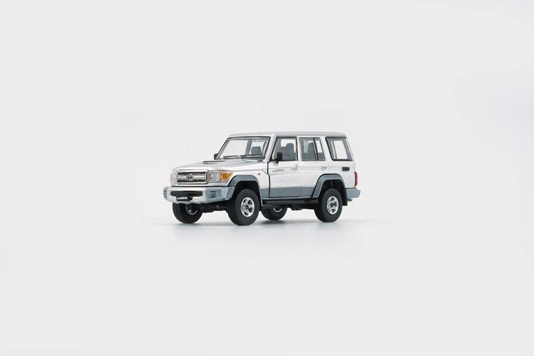 [Preorder] BM Creation 1:64 Toyota Land Cruiser LC76 - Silver