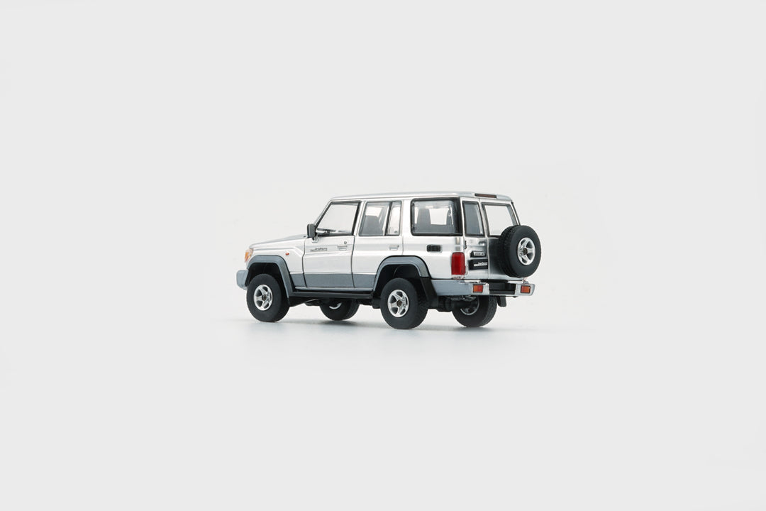 [Preorder] BM Creation 1:64 Toyota Land Cruiser LC76 - Silver