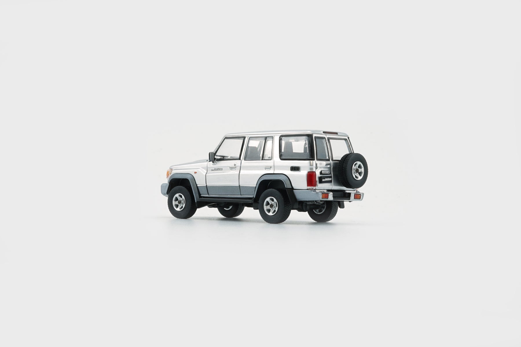 Lc76 Drawing BM Creation 1:64 Toyota Land Cruiser LC76 - Silver 64B0349 – Horizon ...