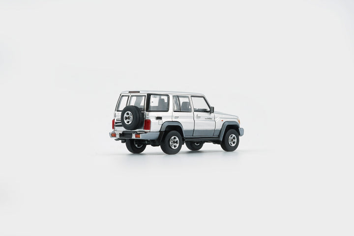 [Preorder] BM Creation 1:64 Toyota Land Cruiser LC76 - Silver