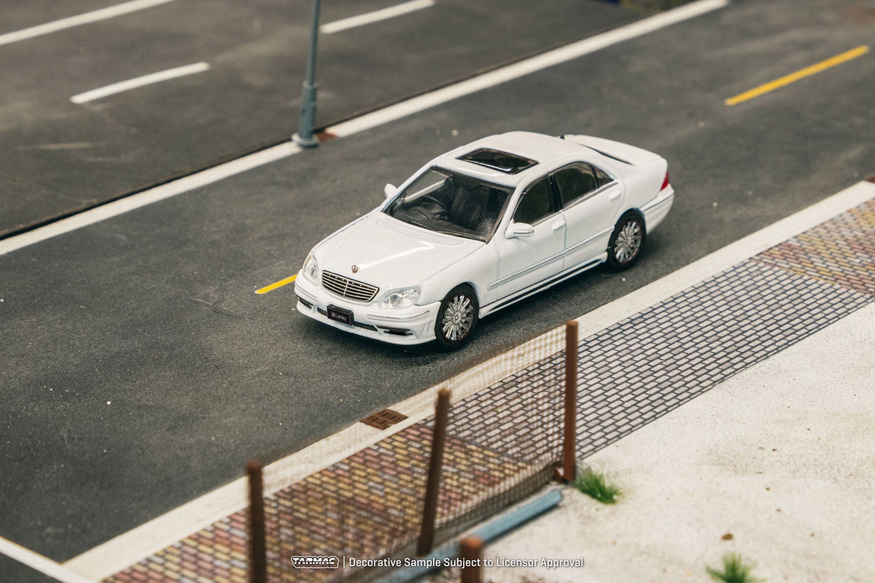 Tarmac Works Mercedes-Benz S-Class Wald Gold - MINIATURE TOY