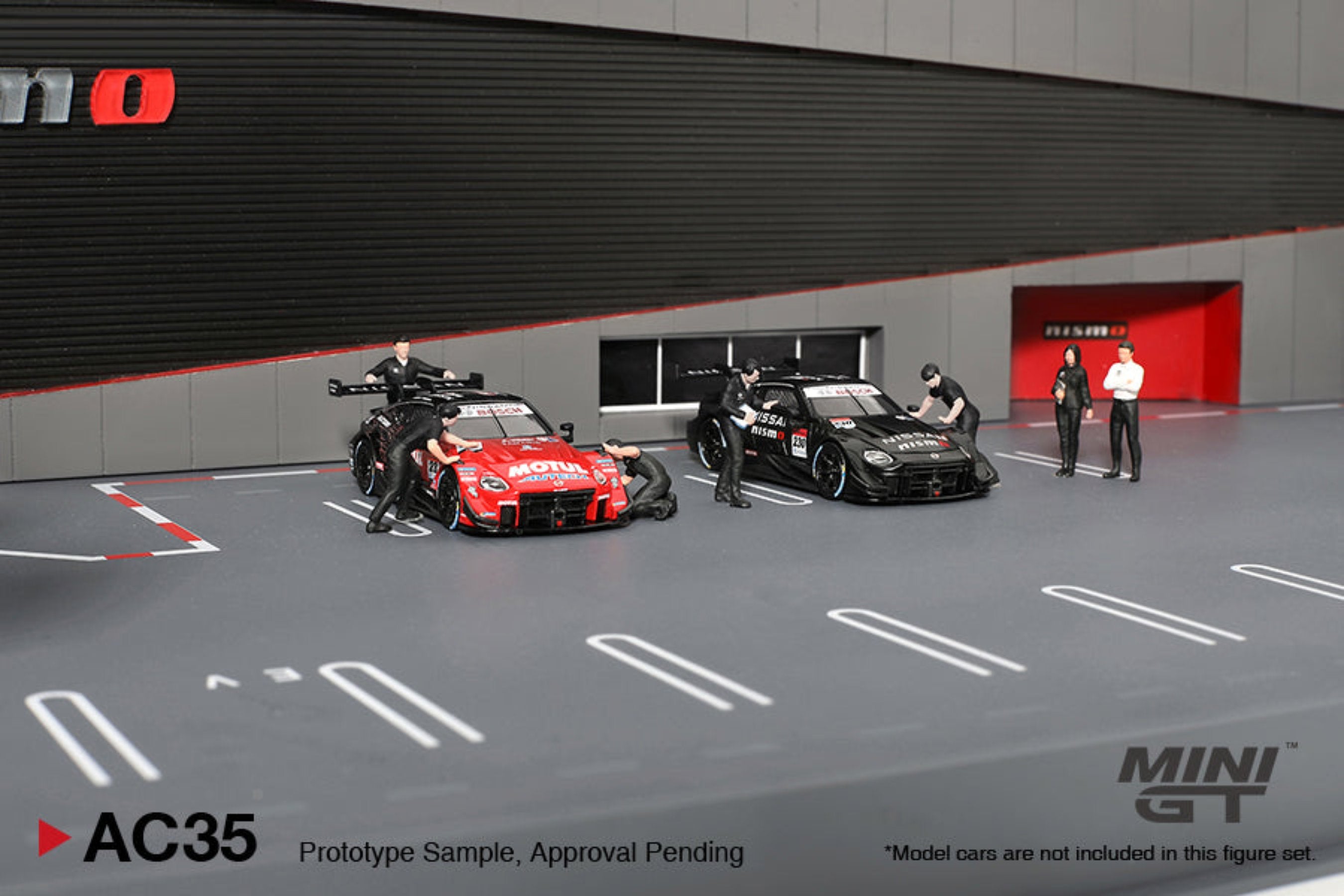 Mini GT 1:64 Diorama: NISSAN MOTORSPORTS & CUSTOMIZING CO