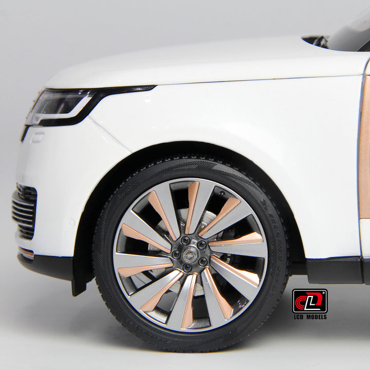 [Preorder] LCD 1:18 Land Rover Range Rover SV 2022  - White