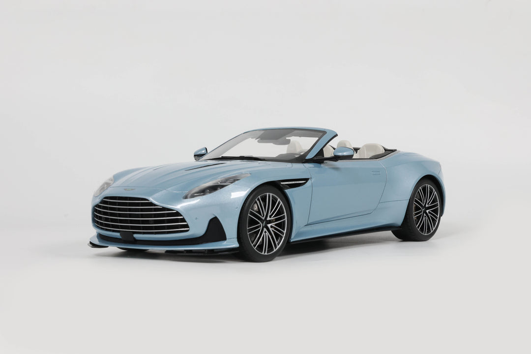 GT Spirit 1:18 ASTON MARTIN DB12 VOLANTE CARRIBBEAN BLUE PEARL 2 2023 GT479