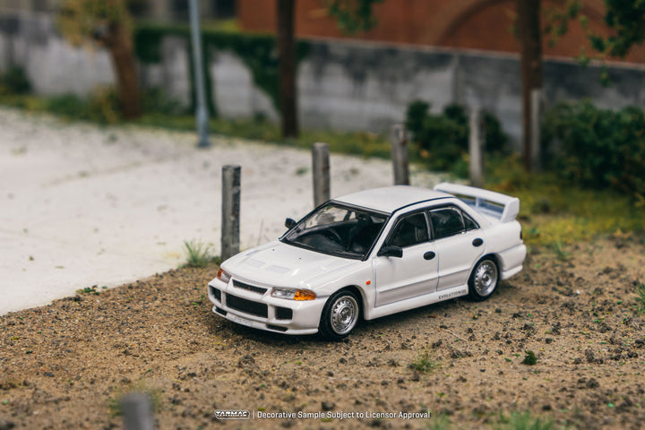 [Preorder] Tarmac Works 1:64 Mitsubishi Lancer RS Evolution III White T64G-050-RS Lamley Special Edition