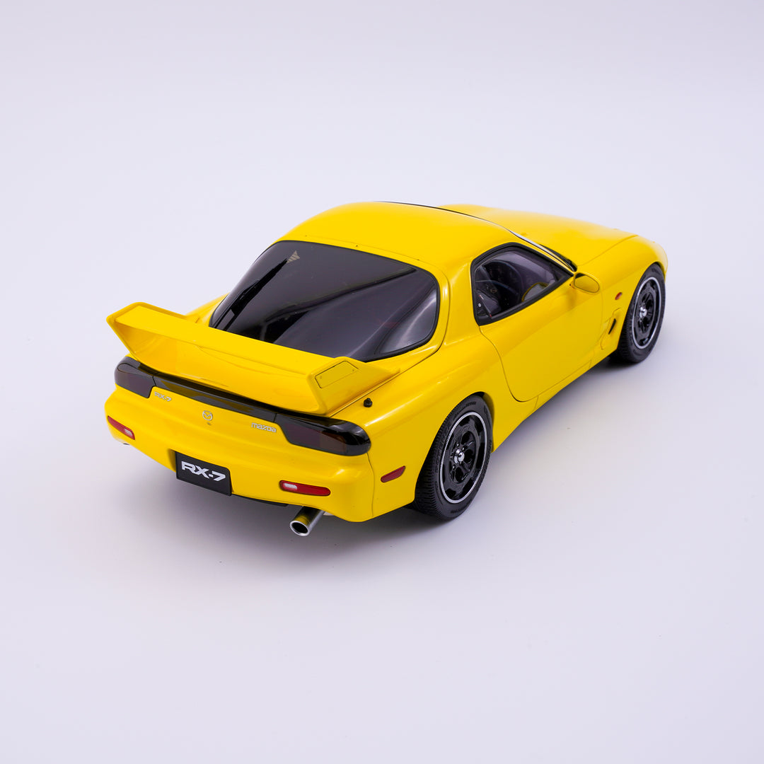 [Preorder] Polar Master 1:18 Mazda RX-7 Yellow PLM22-002-1