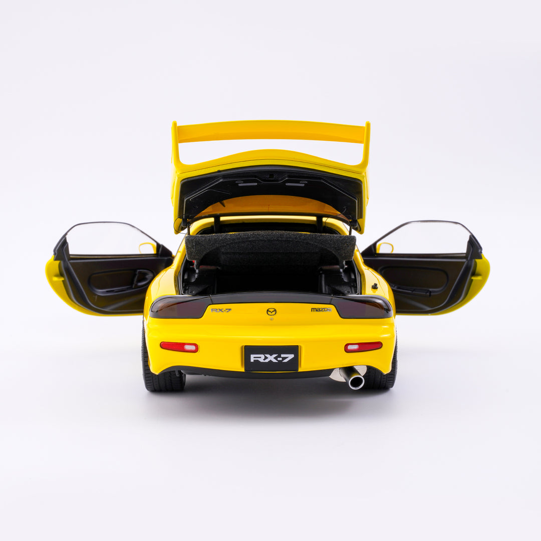 [Preorder] Polar Master 1:18 Mazda RX-7 Yellow PLM22-002-1